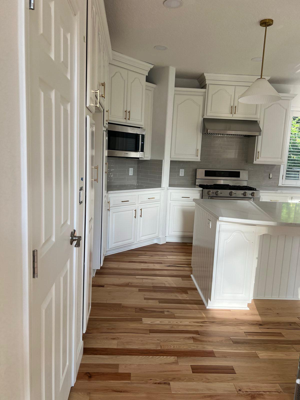 Grease-free kitchen after professional cleaning